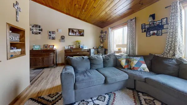 201 Mast Hill RD, Bucksport, ME 04416