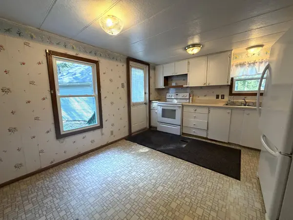 327 Middle RD, Oakland, ME 04963