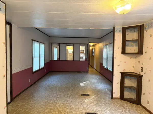327 Middle RD, Oakland, ME 04963