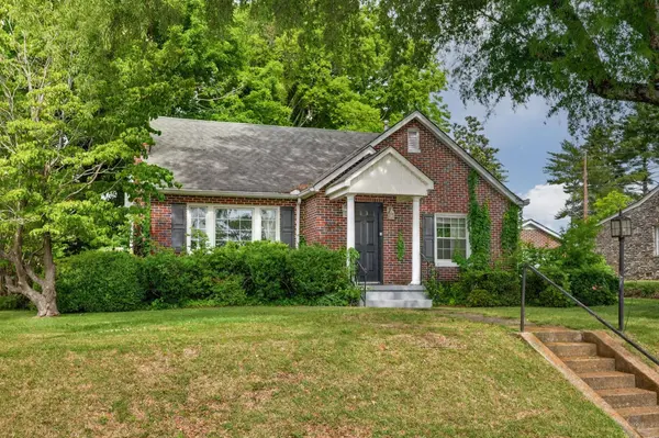 502 4th Ave, Fayetteville, TN 37334