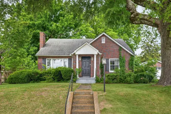 502 4th Ave, Fayetteville, TN 37334