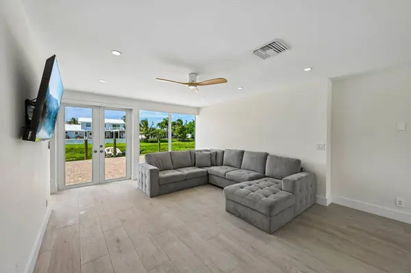 1051 SW 25th AVE, Boynton Beach, FL 33426