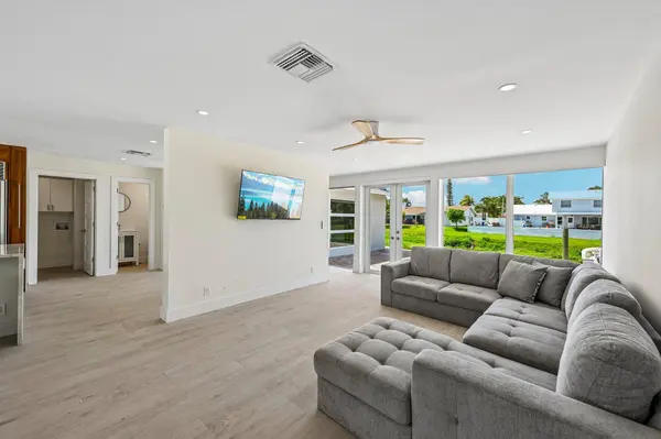 1051 SW 25th AVE, Boynton Beach, FL 33426