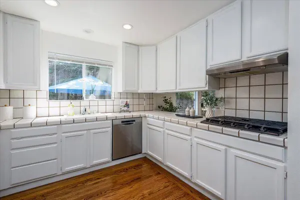 203 Sylvan WAY, Redwood City, CA 94062