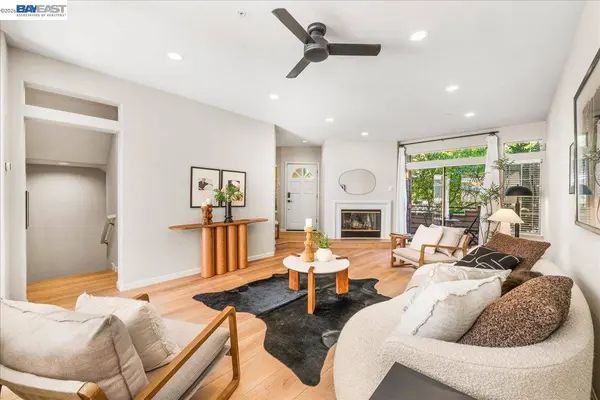 1148 La Rochelle Ter #C, Sunnyvale, CA 94089