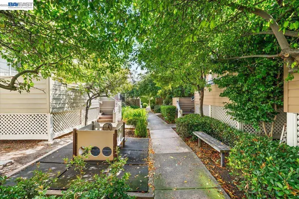 1148 La Rochelle Ter #C, Sunnyvale, CA 94089