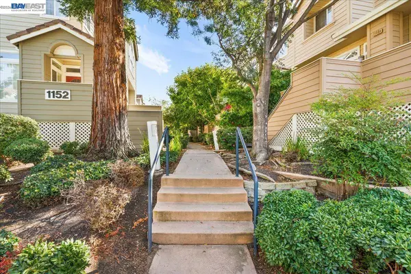 1148 La Rochelle Ter #C, Sunnyvale, CA 94089