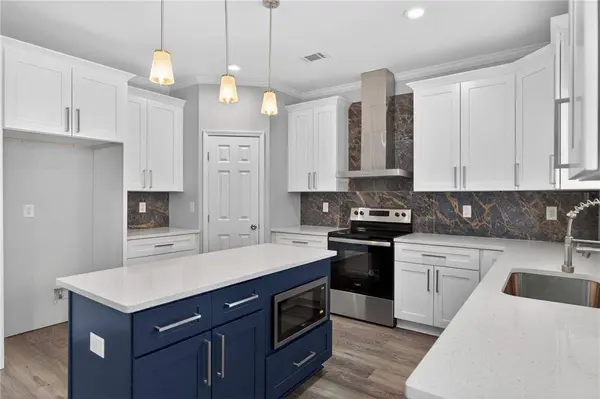 1226 Bloomsbury LN, Gainesville, GA 30501