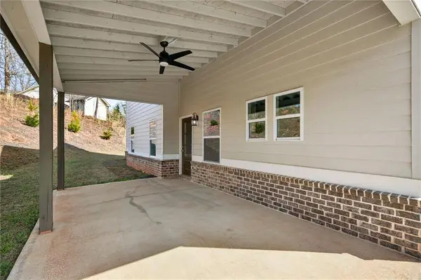 1226 Bloomsbury LN, Gainesville, GA 30501