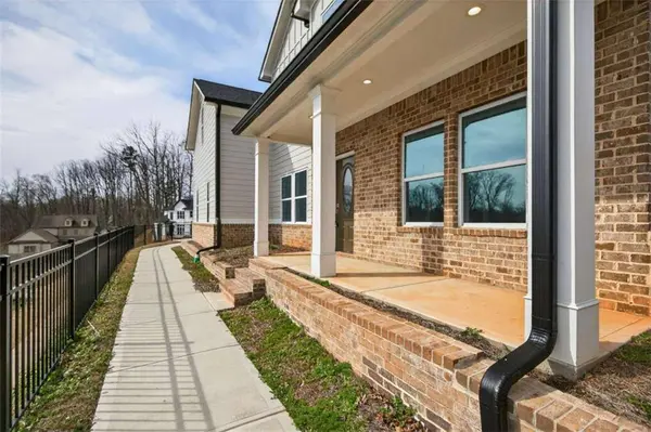 1226 Bloomsbury LN, Gainesville, GA 30501