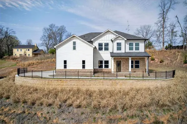 1226 Bloomsbury LN, Gainesville, GA 30501