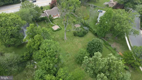 1822 FOULK RD, Wilmington, DE 19810