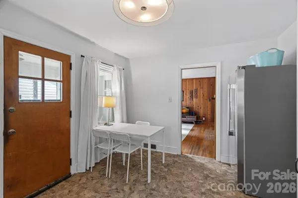 1600 Woodberry RD, Charlotte, NC 28212