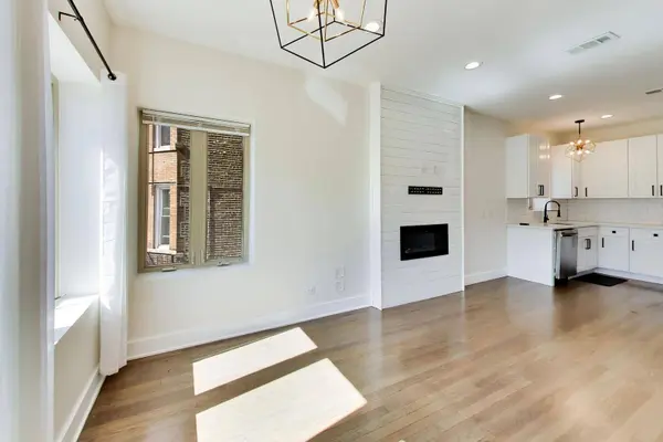350 E 50th ST #1, Chicago, IL 60615