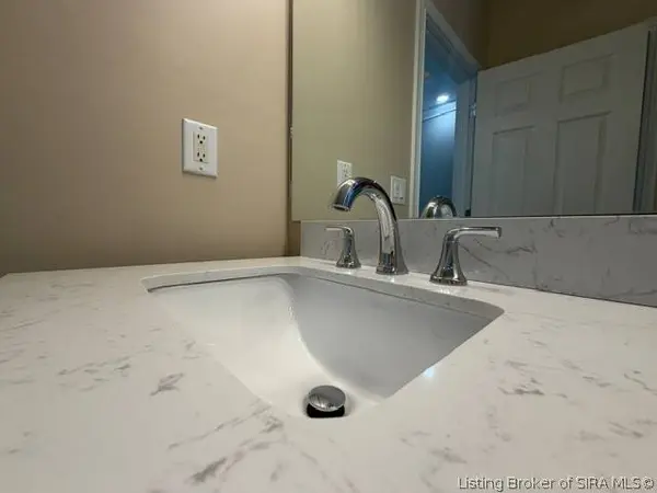 2605 Clearstream CT, New  Albany, IN 47150