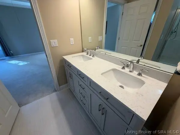 2605 Clearstream CT, New  Albany, IN 47150