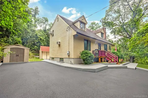 21 Sams PATH, Rocky Point, NY 11778
