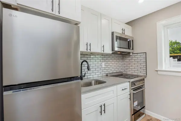 29 Tyler ST #9, Rocky Point, NY 11778