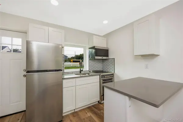 29 Tyler ST #5, Rocky Point, NY 11778