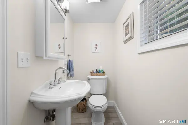 20 Bradley Avenue, Branford, CT 06405