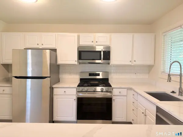 86 Montoya Drive #86, Branford, CT 06405