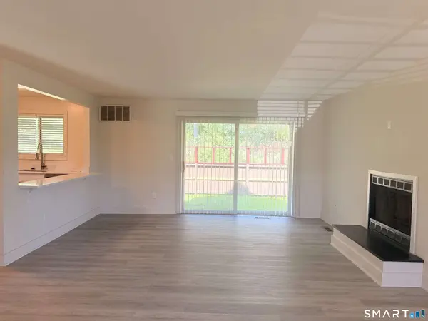 86 Montoya Drive #86, Branford, CT 06405