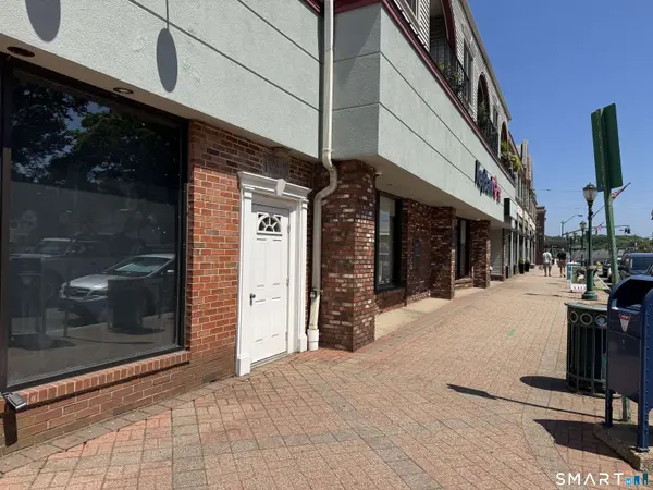 1022 Main Street #4