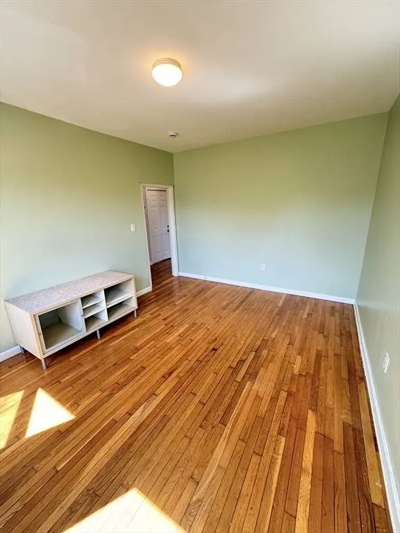 154 Stanwood St #3, Boston, MA 02121