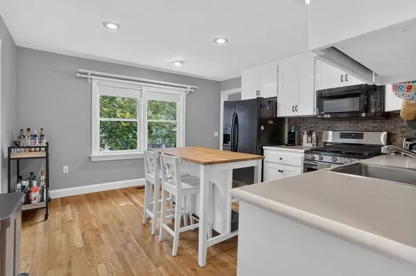 54 Quarry St, Quincy, MA 02169