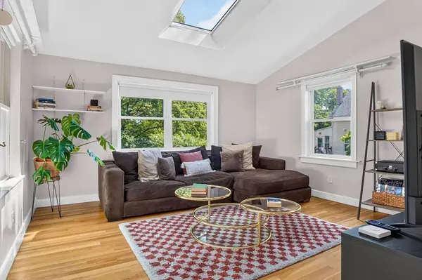 54 Quarry St, Quincy, MA 02169