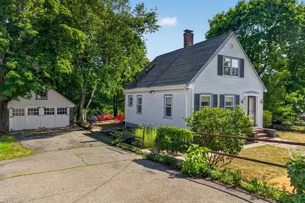 54 Quarry St, Quincy, MA 02169