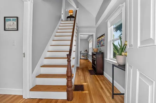 54 Quarry St, Quincy, MA 02169