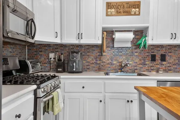 54 Quarry St, Quincy, MA 02169