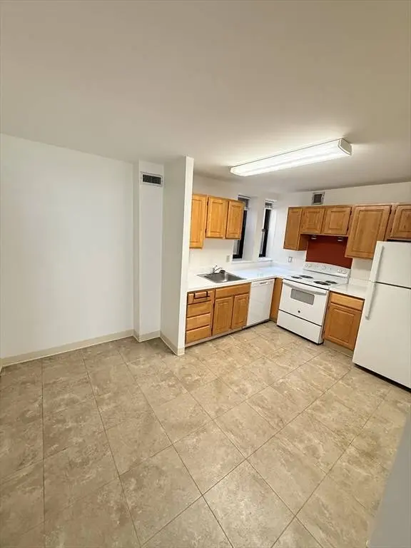 83 Westland Avenue #301