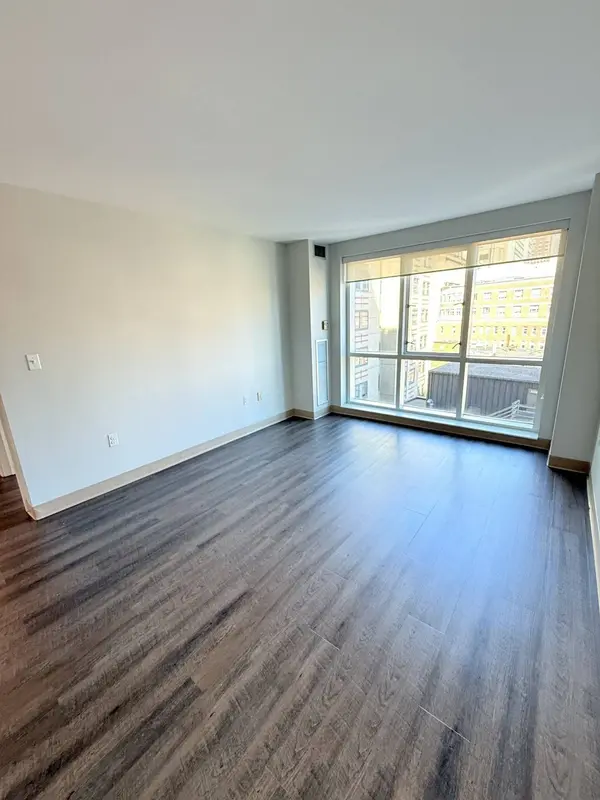 1 Nassau Street #903