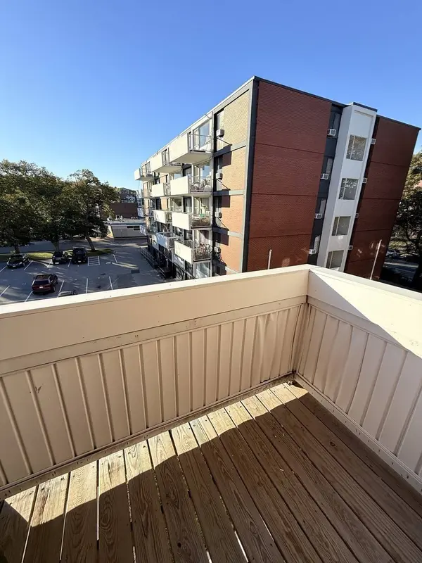 840 Massachusetts Ave #6, Arlington, MA 02476