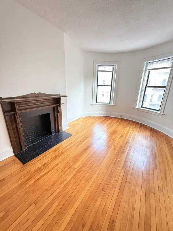 21 Hemenway St #3, Boston, MA 02115