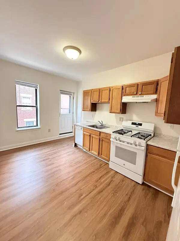 21 Hemenway St #3