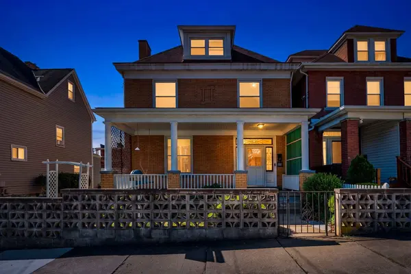 1107 Woodward AVE