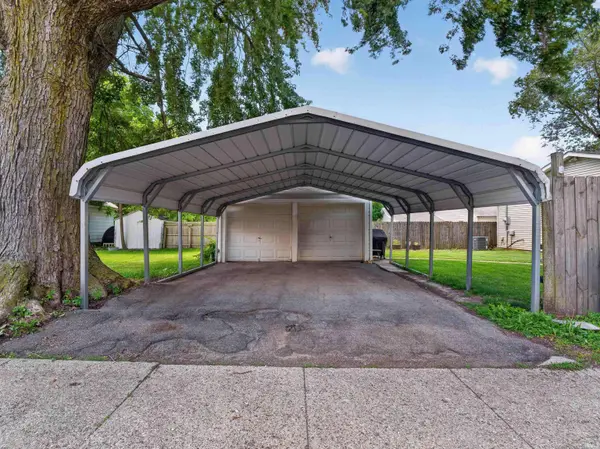 303 W Mill Street, Ossian, IN 46777-9326