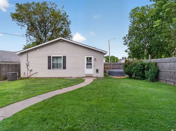 303 W Mill Street, Ossian, IN 46777-9326