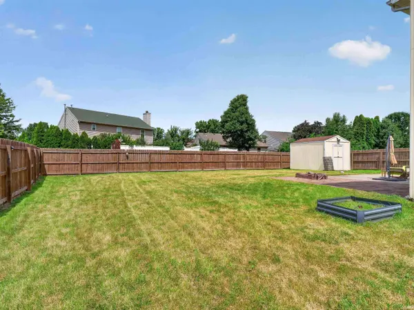 9501 Golden Oak Drive, Fort Wayne, IN 46835-9231