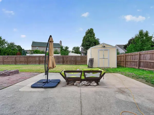 9501 Golden Oak Drive, Fort Wayne, IN 46835-9231