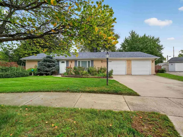 2215 Bryant CT