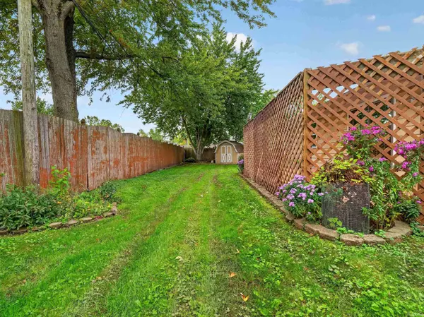 2215 Bryant CT, Fort Wayne, IN 46819-1621