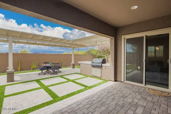 44036 N HUDSON Trail, New River, AZ 85087