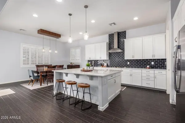 44036 N HUDSON Trail, New River, AZ 85087
