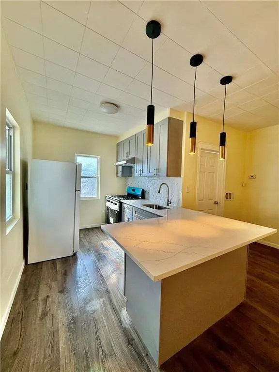 132-20 82nd ST, Brooklyn, NY 11417