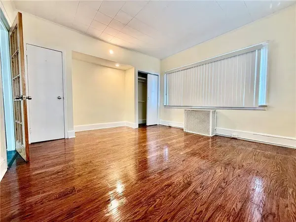 132-20 82nd ST, Brooklyn, NY 11417