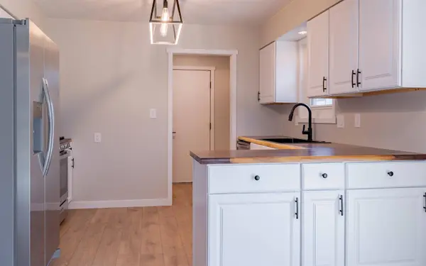 912 E Madison St, Powell, WY 82435